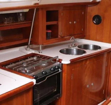 Botel Center Harbour Yacht *