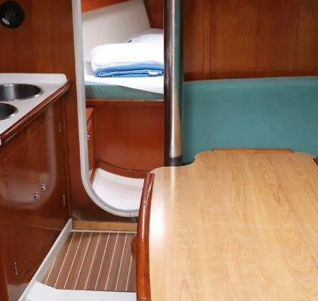 Botel Center Harbour Yacht Rijeka